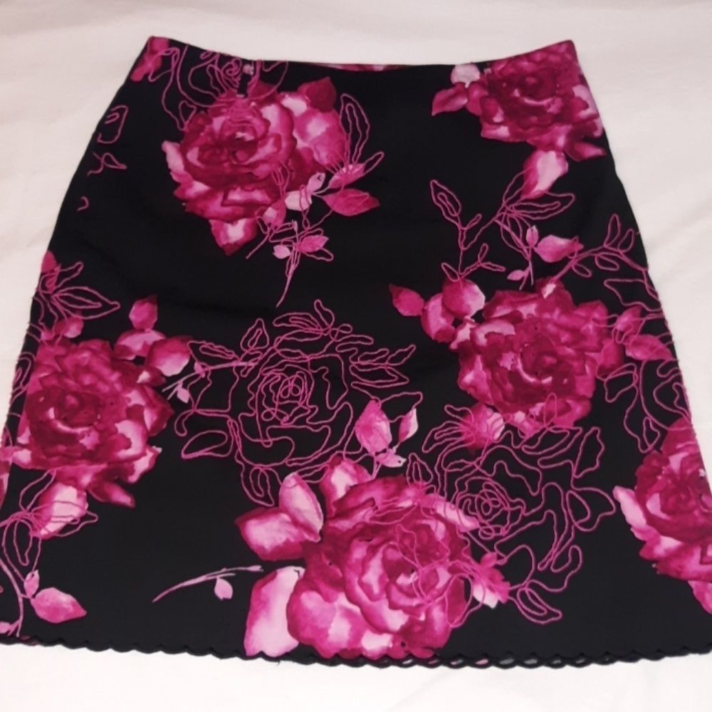 Grace Elements Petite Floral Skirt Scalloped Edge‎